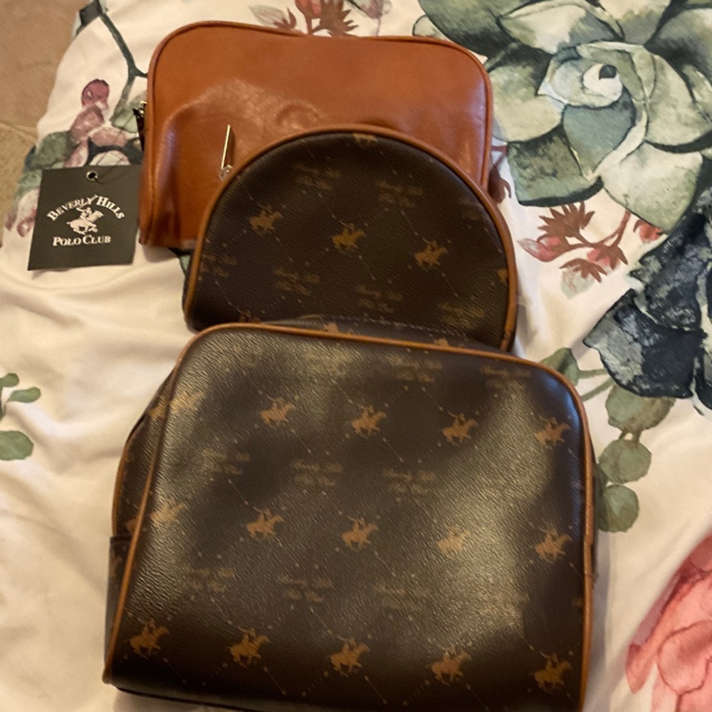 Beverly Hills Polo Club Tan and Brown Toiletry Bag Set
